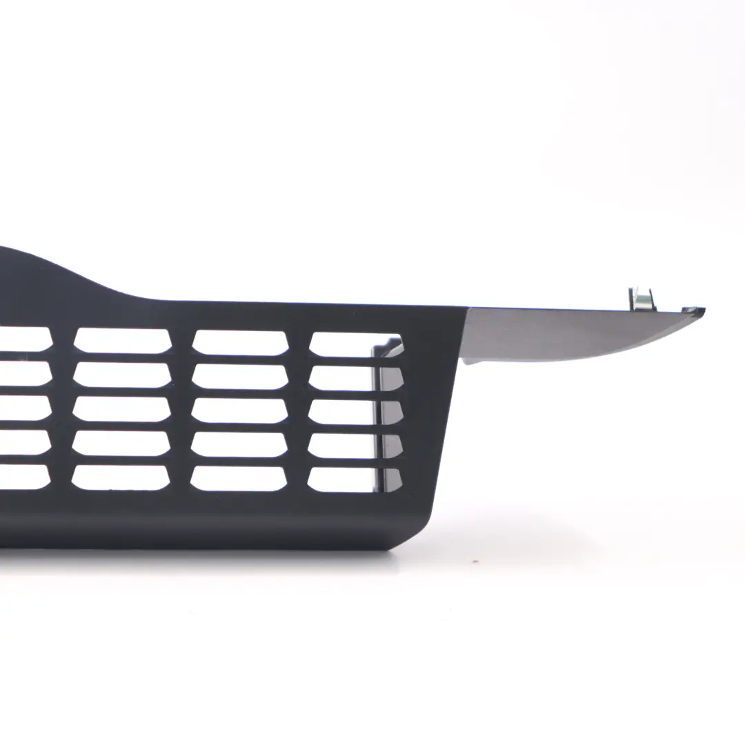 Embellecedor panel trasero derecho maletero Negro para BMW X4 F26 con número de pieza 7337582 BMW X4 F26 Embellecedor panel trasero derecho maletero Negro - SKU 7337582 - Número de pieza 7337582