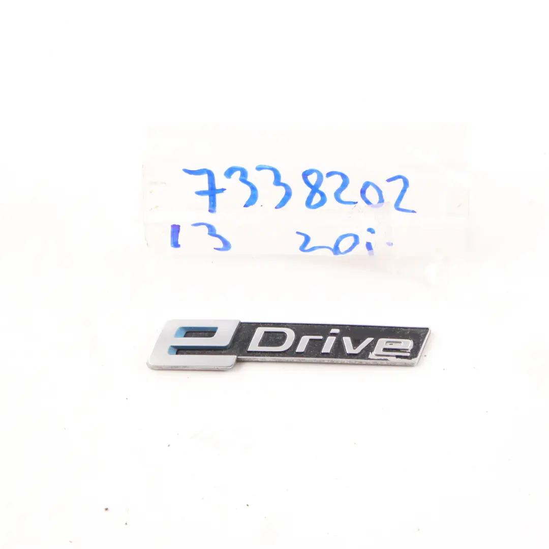 Emblema bagagliaio BMW i3 I01 i8 I12 Lettering Logo Boot Tailgate Label eDrive per con numero di parte 7338202 Emblema bagagliaio BMW i3 I01 i8 I12 Lettering Logo Boot Tailgate Label eDrive - SKU 7338202 - Numero di parte 7338202