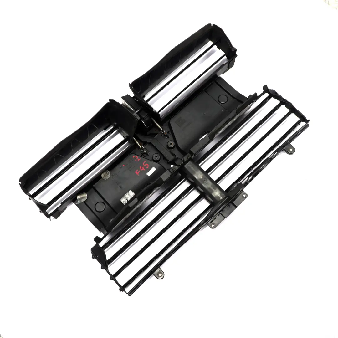 Condotto d'aria anteriore Support de montage du cadre prise per BMW F45 F46 con numero di parte 7338207 BMW F45 F46 Condotto d'aria anteriore Support de montage du cadre prise - SKU 7338207-2 - Numero di parte 7338207