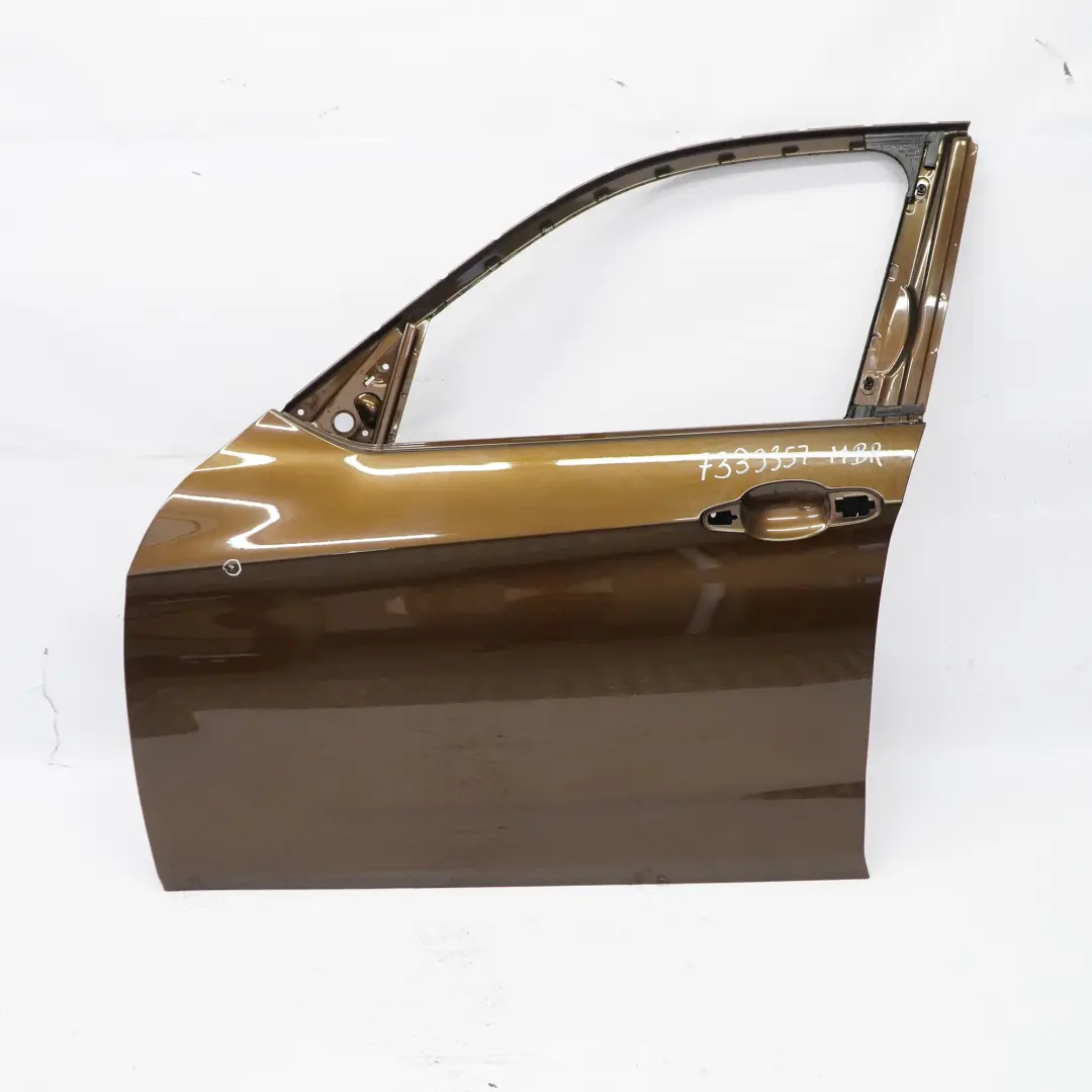 Porta anteriore sinistra Marrakesh Brown Metallic - B09 per BMW X1 E84 con numero di parte 7339357 BMW X1 E84 Porta anteriore sinistra Marrakesh Brown Metallic - B09 - SKU 7339357-MBR - Numero di parte 7339357