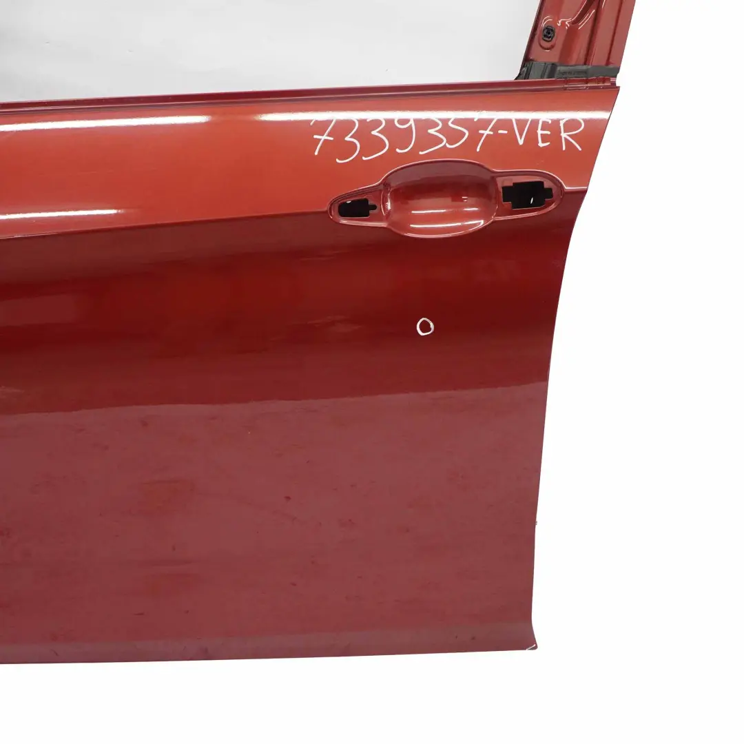Puerta Delantera Izquierda Vermilionrot Vermillion Red Metallic - A82 para BMW X1 E84 con número de pieza 7339357 BMW X1 E84 Puerta Delantera Izquierda Vermilionrot Vermillion Red Metallic - A82 - SKU 7339357-VER - Número de pieza 7339357
