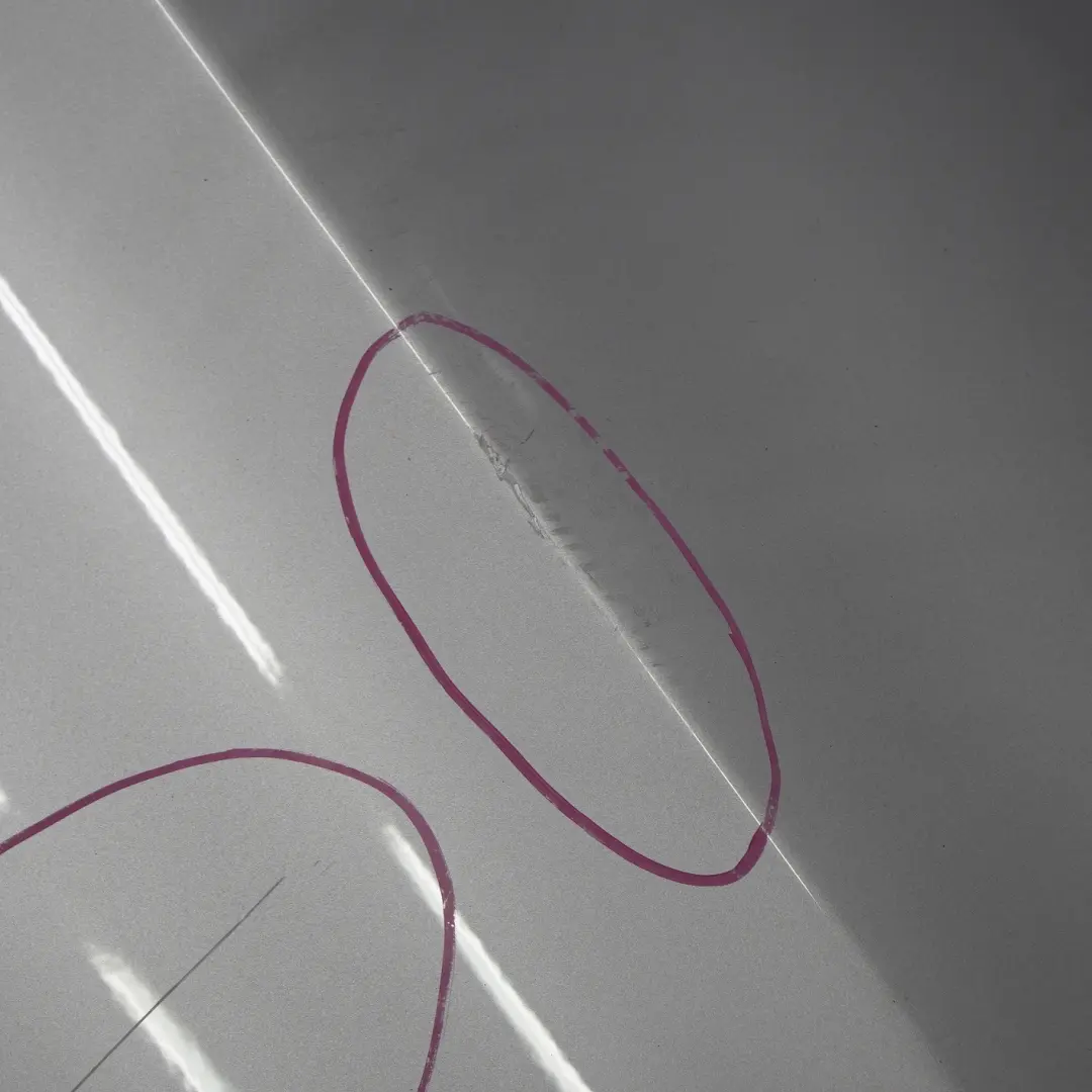 Puerta Delantera Derecha Kaschmirsilber Cashmere Silver Metallic - A72 para BMW E84 con número de pieza 7339358 BMW E84 Puerta Delantera Derecha Kaschmirsilber Cashmere Silver Metallic - A72 - SKU 7339358-KAS1 - Número de pieza 7339358