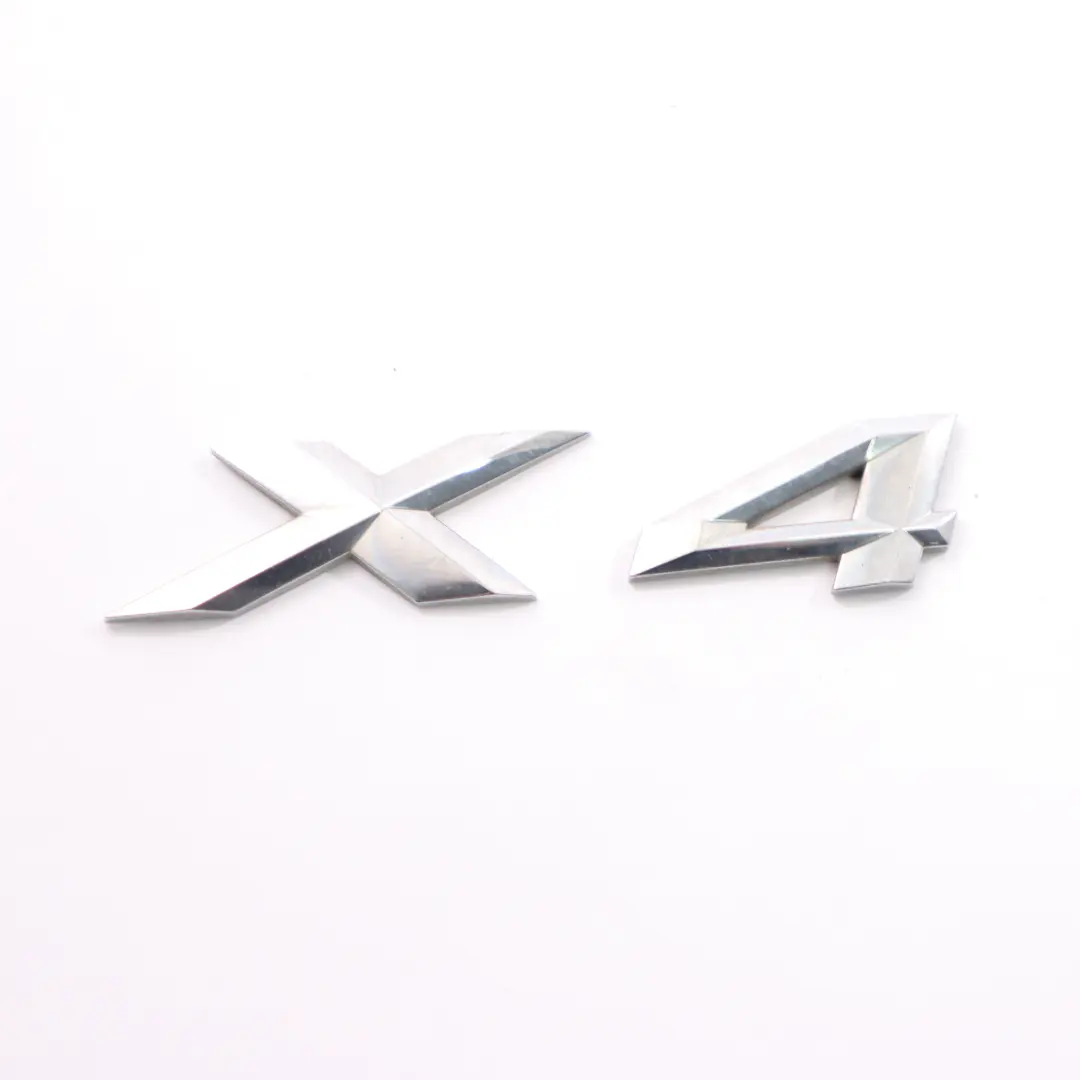 Emblemat Klapy Bagażnika Napis X4 do BMW X4 F26 o numerze 7339428 BMW X4 F26 Emblemat Klapy Bagażnika Napis X4 - SKU 7339428 - Numer Części 7339428
