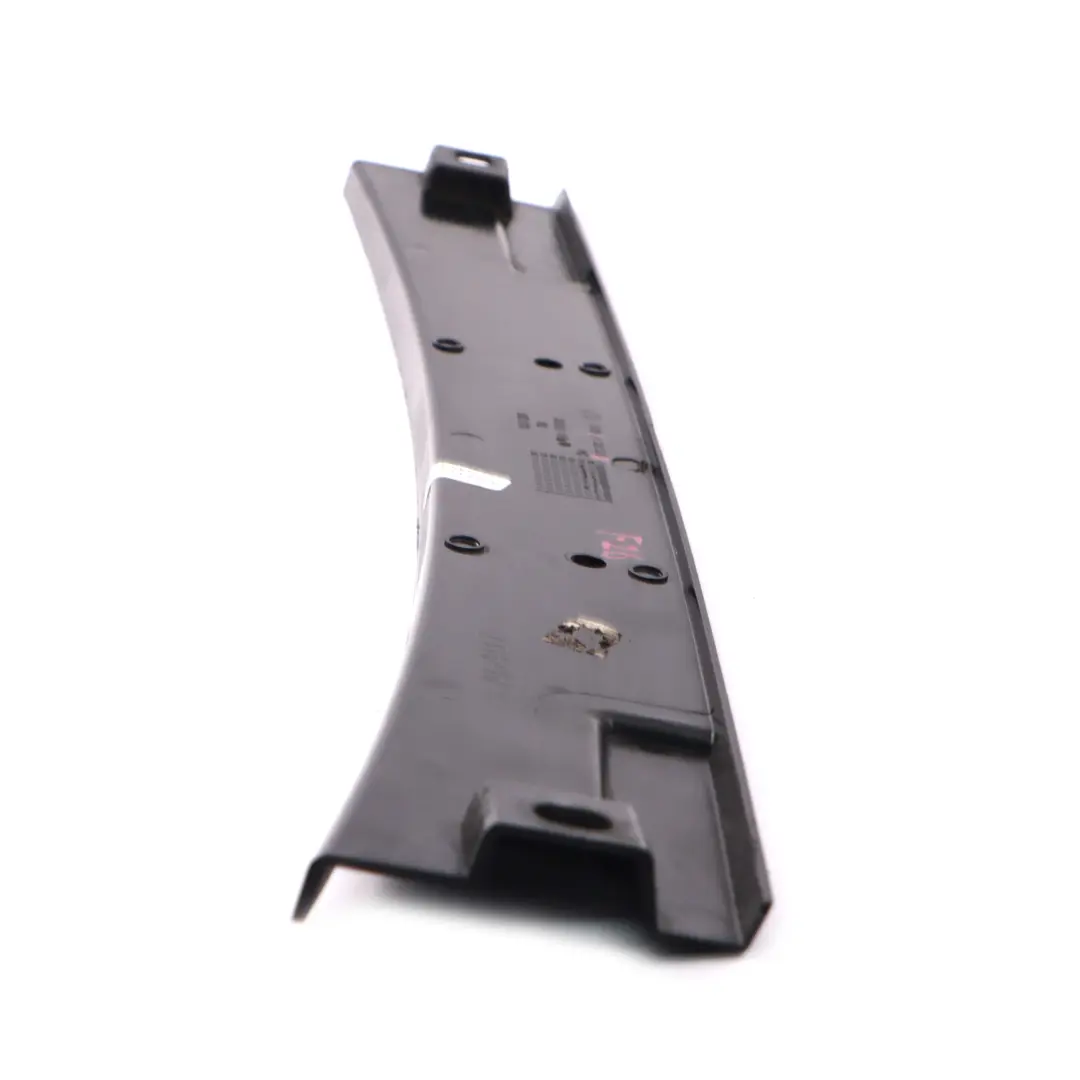 Embellecedor Tapa Maletero Cubierta Agua Goteo Rail Centro para BMW F26 con número de pieza 7339573 BMW F26 Embellecedor Tapa Maletero Cubierta Agua Goteo Rail Centro - SKU 7339573 - Número de pieza 7339573