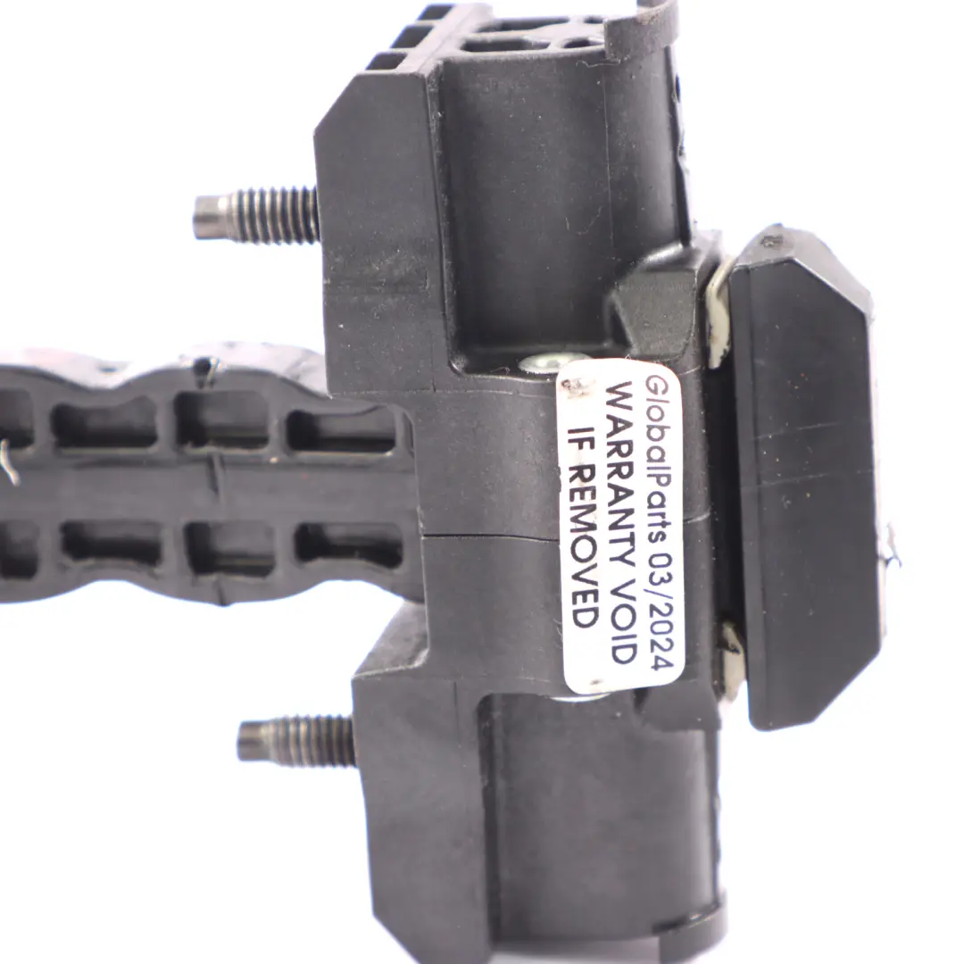 Ogranicznik Drzwi Przód do BMW G30 G31 o numerze 7341030 BMW G30 G31 Ogranicznik Drzwi Przód - SKU 7341030-1 - Numer Części 7341030