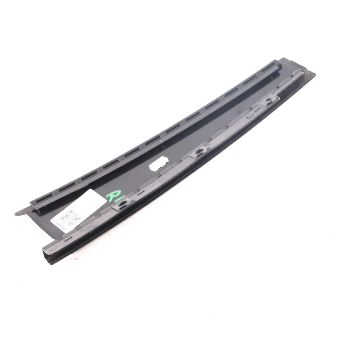 Puerta B Columna Cubierta Exterior Moldura Trasera Derecha para Mini Cooper F54 con número de pieza 7344194 Mini Cooper F54 Puerta B Columna Cubierta Exterior Moldura Trasera Derecha - SKU 7344194 - Número de pieza 7344194