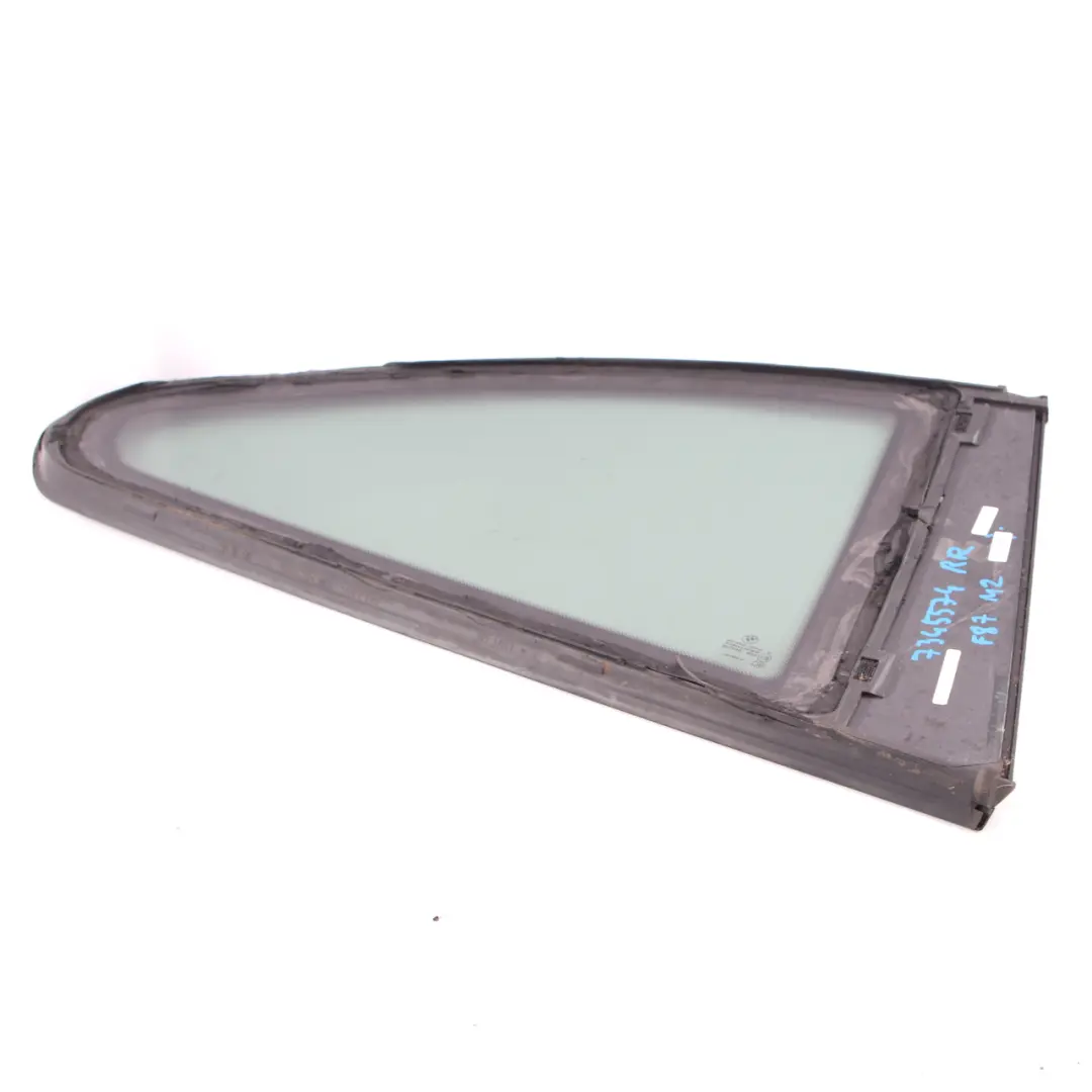 Vetro del finestrino posteriore lato sinistro Quartiere Tinta AS3 per BMW F22 Coupe con numero di parte 7345573 BMW F22 Coupe Vetro del finestrino posteriore lato sinistro Quartiere Tinta AS3 - SKU 7345573 - Numero di parte 7345573
