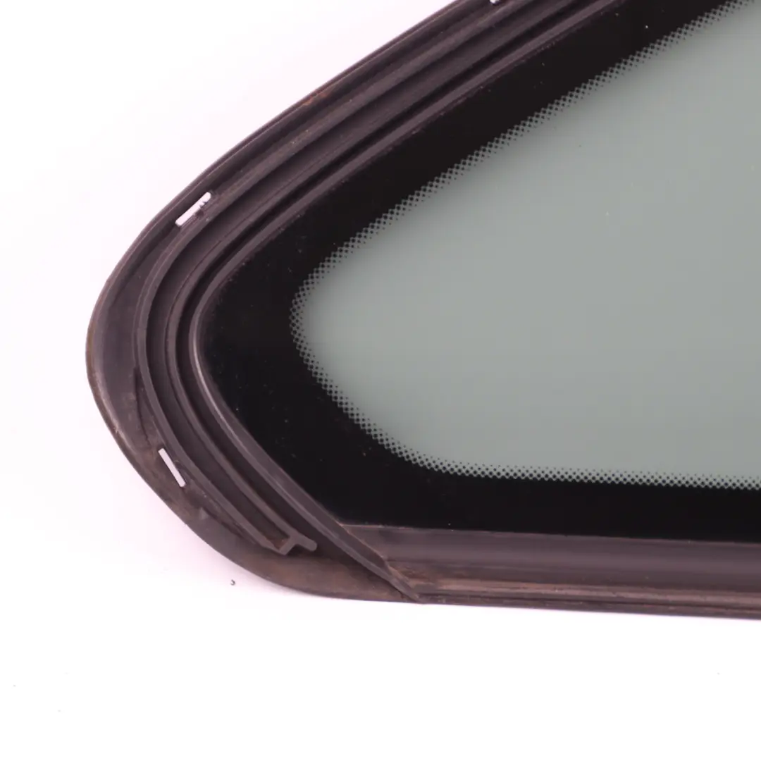 Vitre Coupe Arrière Droite Side Quarter Tinted AS3 pour BMW F22 à propos du numéro de pièce 7345574 BMW F22 Vitre Coupe Arrière Droite Side Quarter Tinted AS3 - SKU 7345574 - Numéro de pièce 7345574