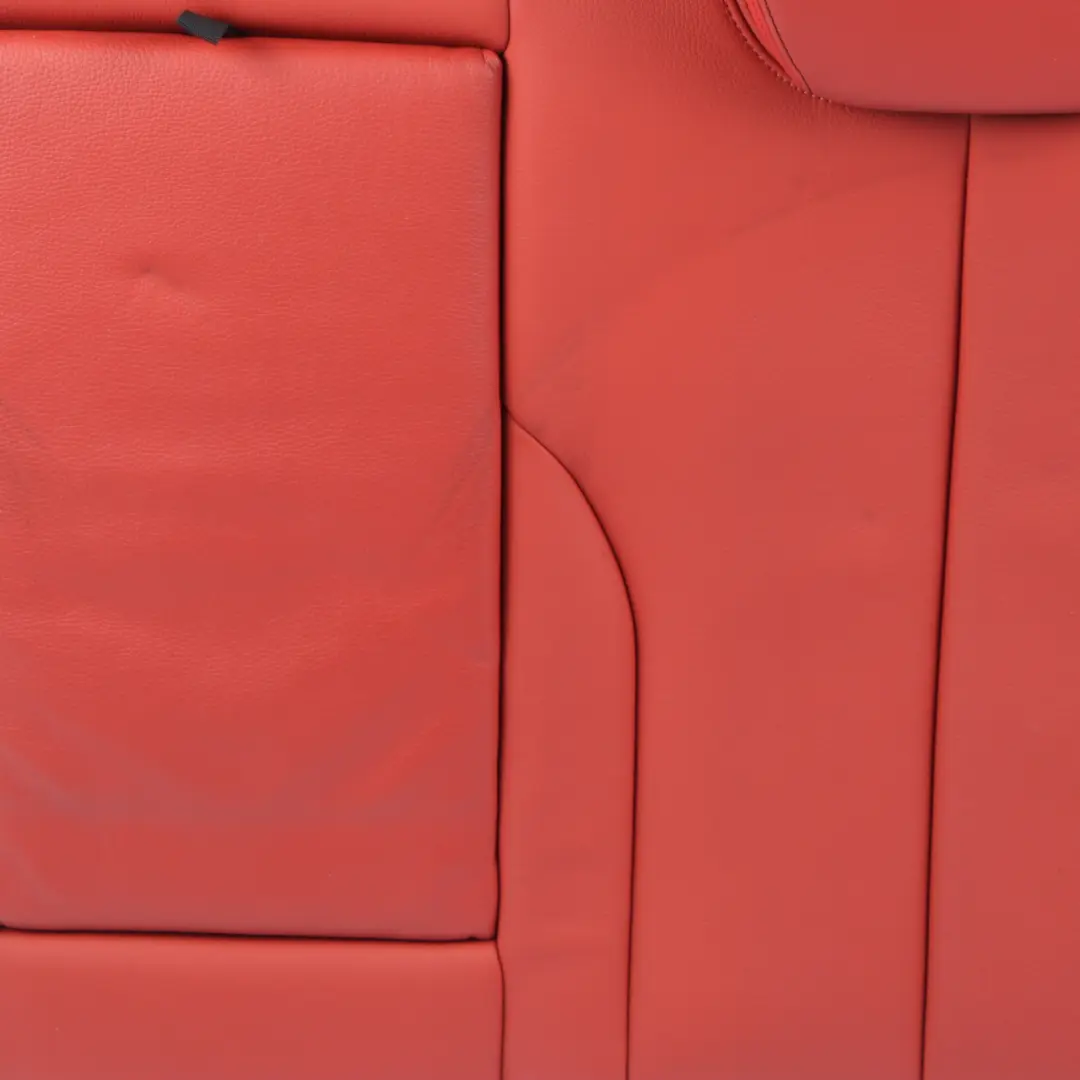 Schienale Sedile Posteriore Sinistro Rivestimento Pelle Rosso Corallo per BMW F36 con numero di parte 7345822 BMW F36 Schienale Sedile Posteriore Sinistro Rivestimento Pelle Rosso Corallo - SKU 7345822 - Numero di parte 7345822