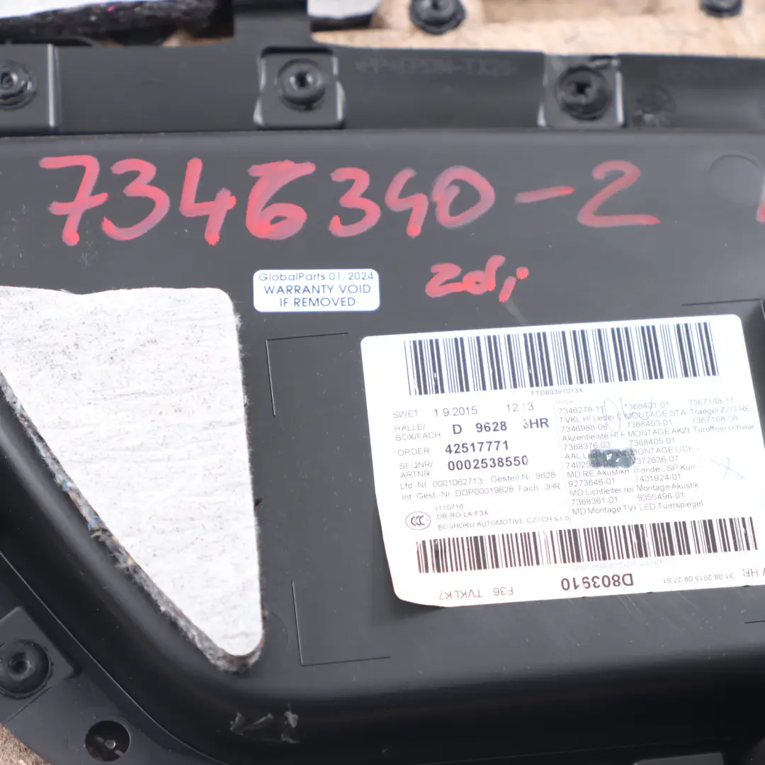 Embellecedor Tarjeta Puerta Trasera Revestimiento Derecho Tira Negra para BMW F36 con número de pieza 7346340 BMW F36 Embellecedor Tarjeta Puerta Trasera Revestimiento Derecho Tira Negra - SKU 7346340-2 - Número de pieza 7346340