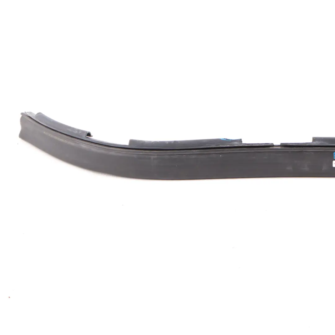 Uszczelka Podszybia Maski Listwa do BMW F90 M5 G11 G30 o numerze 7347394 BMW F90 M5 G11 G30 Uszczelka Podszybia Maski Listwa - SKU 7347394 - Numer Części 7347394