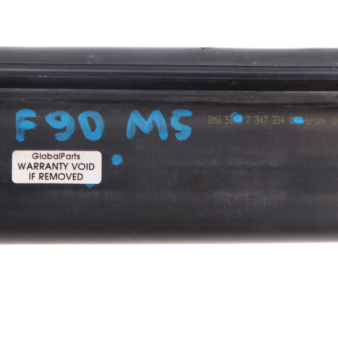 Uszczelka Podszybia Maski Listwa do BMW F90 M5 G11 G30 o numerze 7347394 BMW F90 M5 G11 G30 Uszczelka Podszybia Maski Listwa - SKU 7347394 - Numer Części 7347394