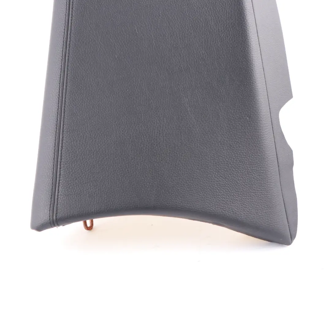 Finitura sedile posteriore destro Panca laterale Copertura laterale nera per BMW F36 con numero di parte 7347530 BMW F36 Finitura sedile posteriore destro Panca laterale Copertura laterale nera - SKU 7347530 - Numero di parte 7347530