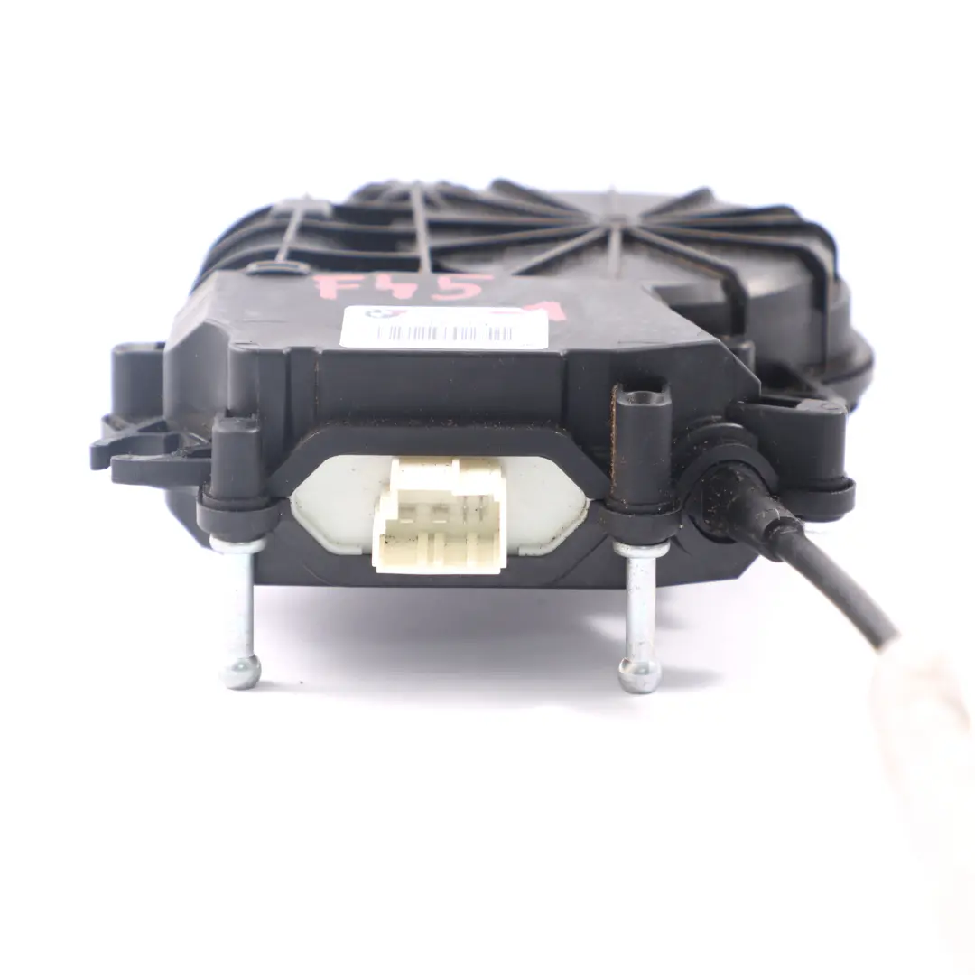 Attuatore motore serratura portellone bagagliaio automatico per BMW F45 F46 con numero di parte 7348531 BMW F45 F46 Attuatore motore serratura portellone bagagliaio automatico - SKU 7348531 - Numero di parte 7348531