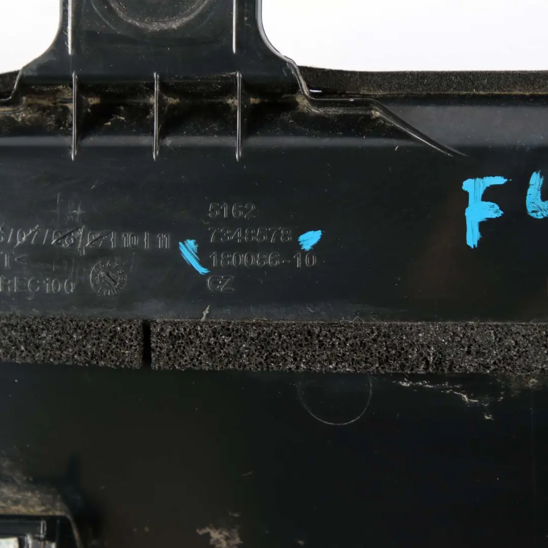 Uchwyt Osłona Klapy Tył Spoilera do BMW F45 o numerze 7348578 BMW F45 Uchwyt Osłona Klapy Tył Spoilera - SKU 7348578 - Numer Części 7348578