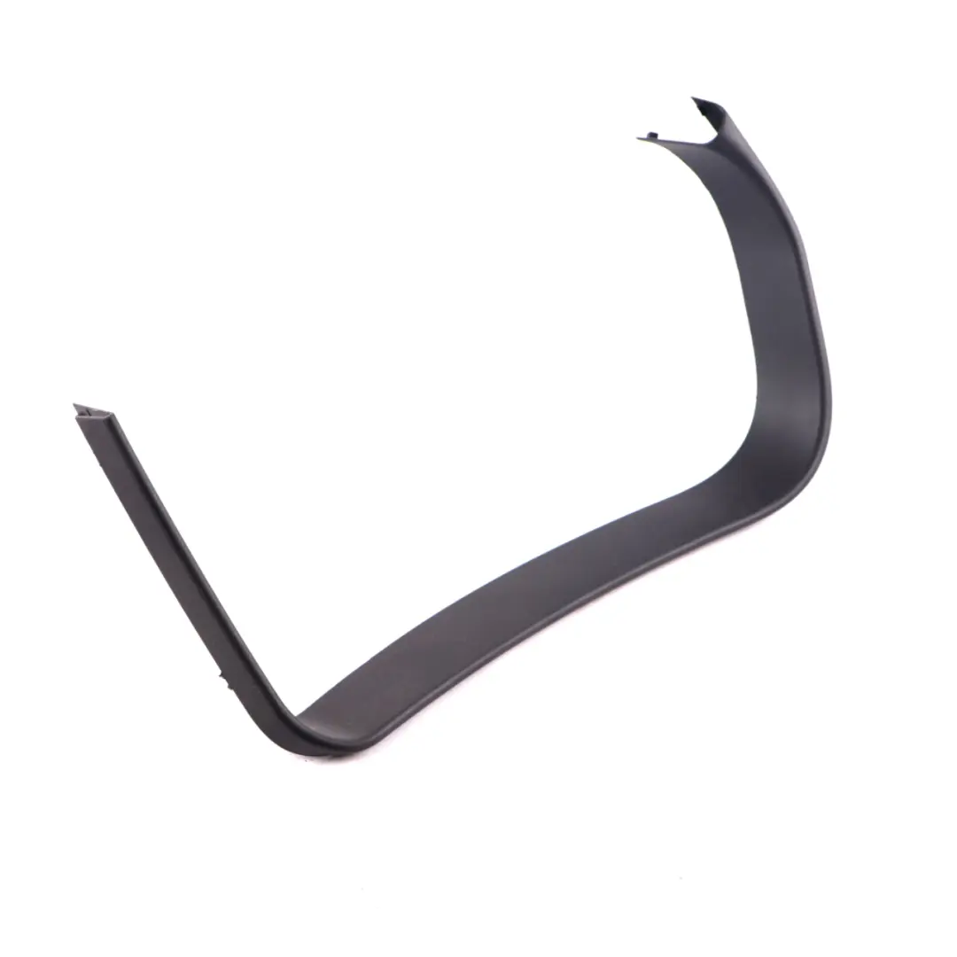 Embellecedor Maletero Ventana Superior Derecha Negro para Mini Clubman F54 con número de pieza 7348830 Mini Clubman F54 Embellecedor Maletero Ventana Superior Derecha Negro - SKU 7348830 - Número de pieza 7348830