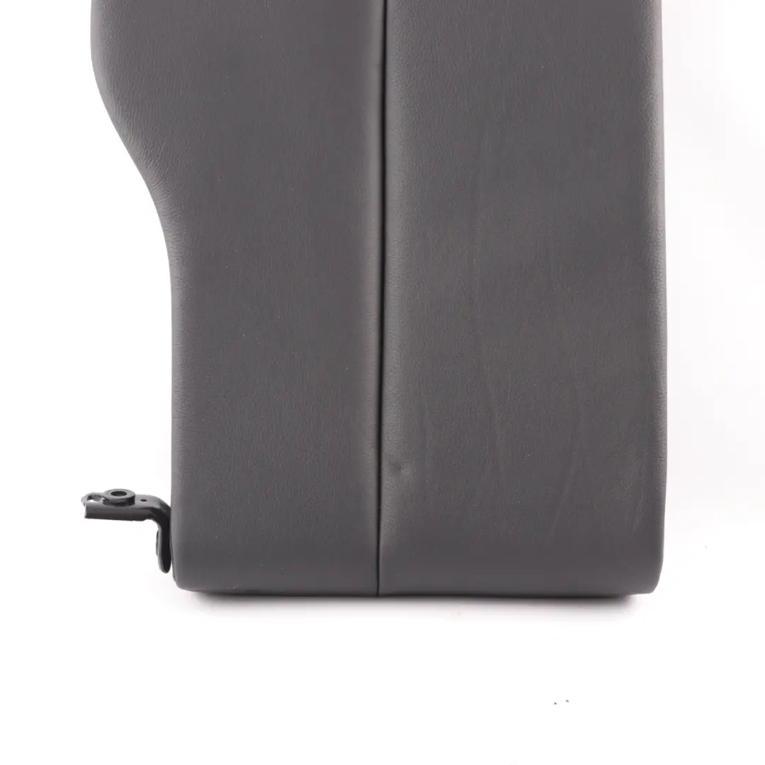 Recouvrement dossier droit de la banquette arrière en cuir Dakota Black pour BMW F22 à propos du numéro de pièce 7348858 BMW F22 Recouvrement dossier droit de la banquette arrière en cuir Dakota Black - SKU 7348858 - Numéro de pièce 7348858