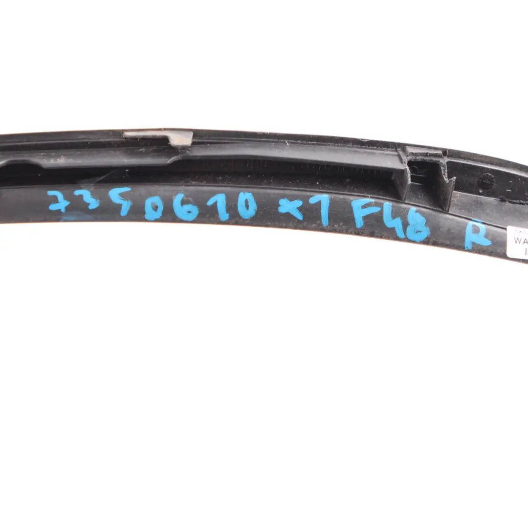 Tropfleiste Front Rechts Windschutzscheibe Trim Schwarz Saphir - 475 für BMW X5 E70 mit Teilenummer 7350610 BMW X5 E70 Tropfleiste Front Rechts Windschutzscheibe Trim Schwarz Saphir - 475 - SKU 7350610 - Teilenummer 7350610