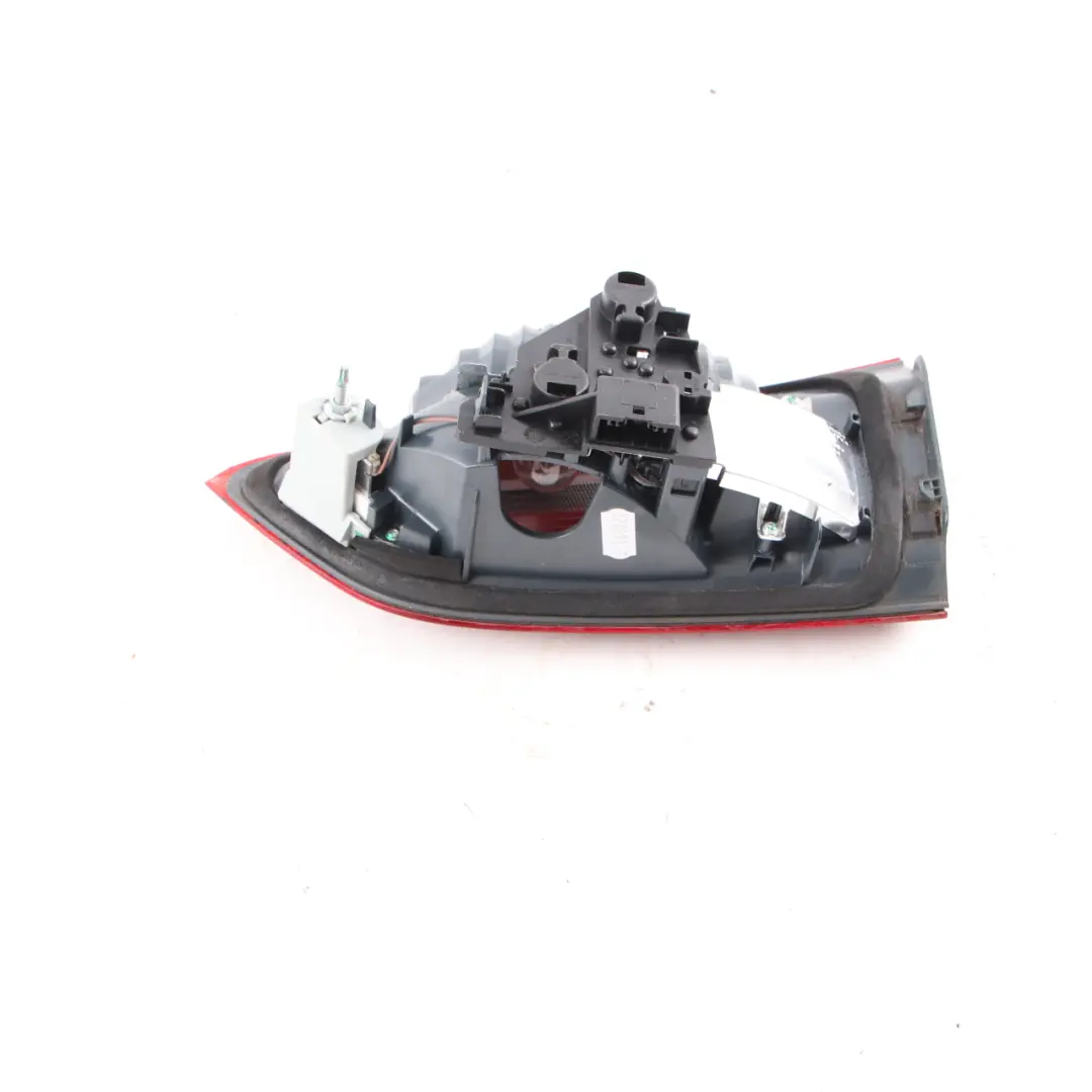 Rücklicht Lampe Kofferraumdeckel Kofferraum Heckklappe Links für BMW X1 F48 mit Teilenummer 7350697 BMW X1 F48 Rücklicht Lampe Kofferraumdeckel Kofferraum Heckklappe Links - SKU 7350697 - Teilenummer 7350697