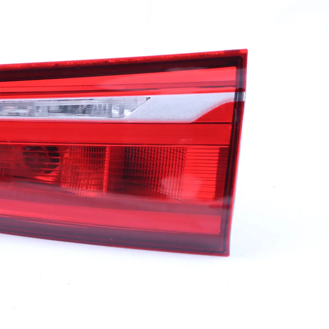 Luz Trasera En Tapa Maletero Portón Trasero Derecha para BMW X1 F48 con número de pieza 7350698 BMW X1 F48 Luz Trasera En Tapa Maletero Portón Trasero Derecha - SKU 7350698 - Número de pieza 7350698