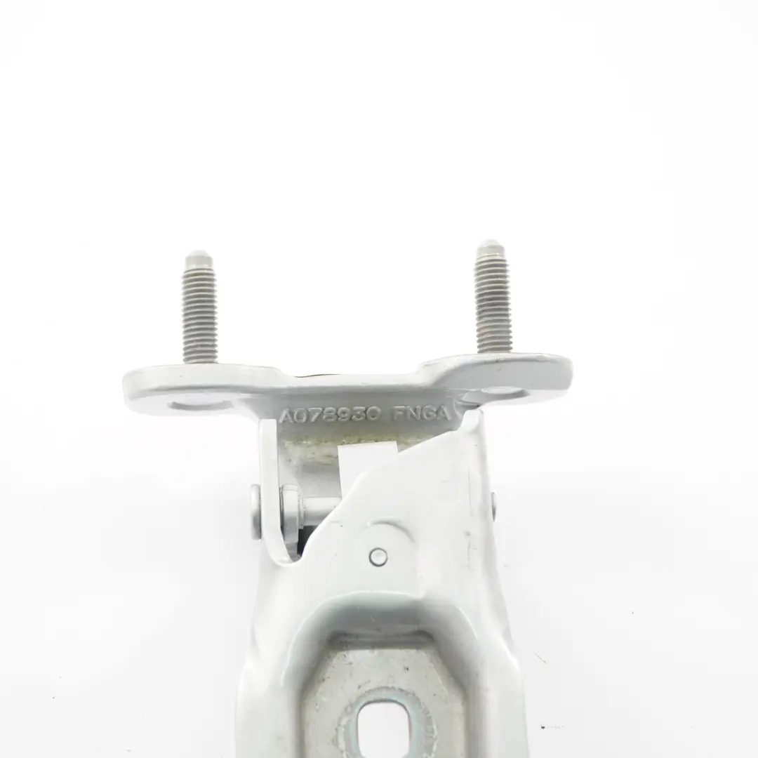 Bisagra trasera izquierda tapa maletero Glacier Silver - A83 para BMW X1 F48 con número de pieza 7350831 BMW X1 F48 Bisagra trasera izquierda tapa maletero Glacier Silver - A83 - SKU 7350827-GSB - Número de pieza 7350831