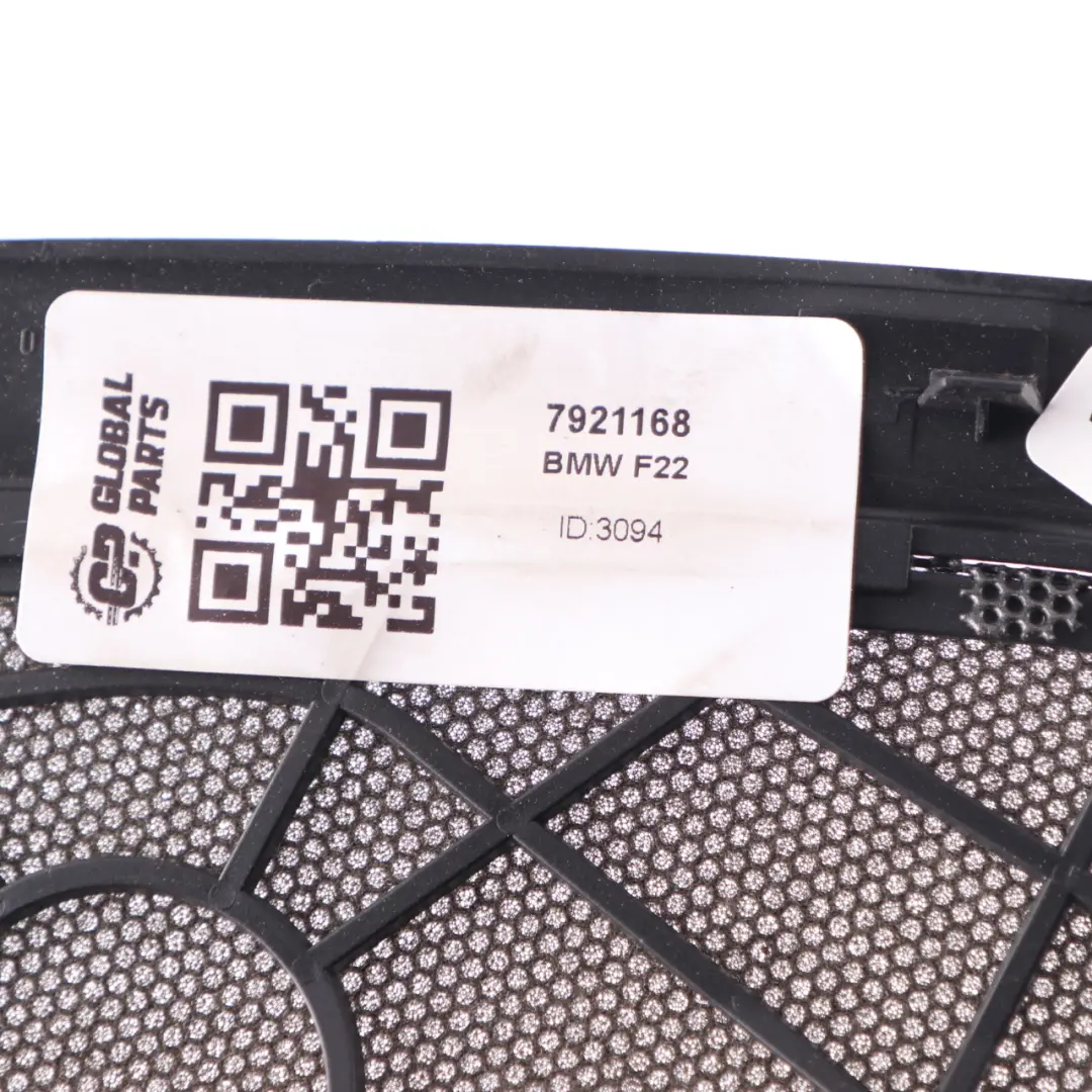 Osłona Głośnika Półki Tył Harman Kardon Prawa Czarna 7921168 do BMW F87 M2 o numerze 7351694 BMW F87 M2 Osłona Głośnika Półki Tył Harman Kardon Prawa Czarna 7921168 - SKU 7351694 - Numer Części 7351694