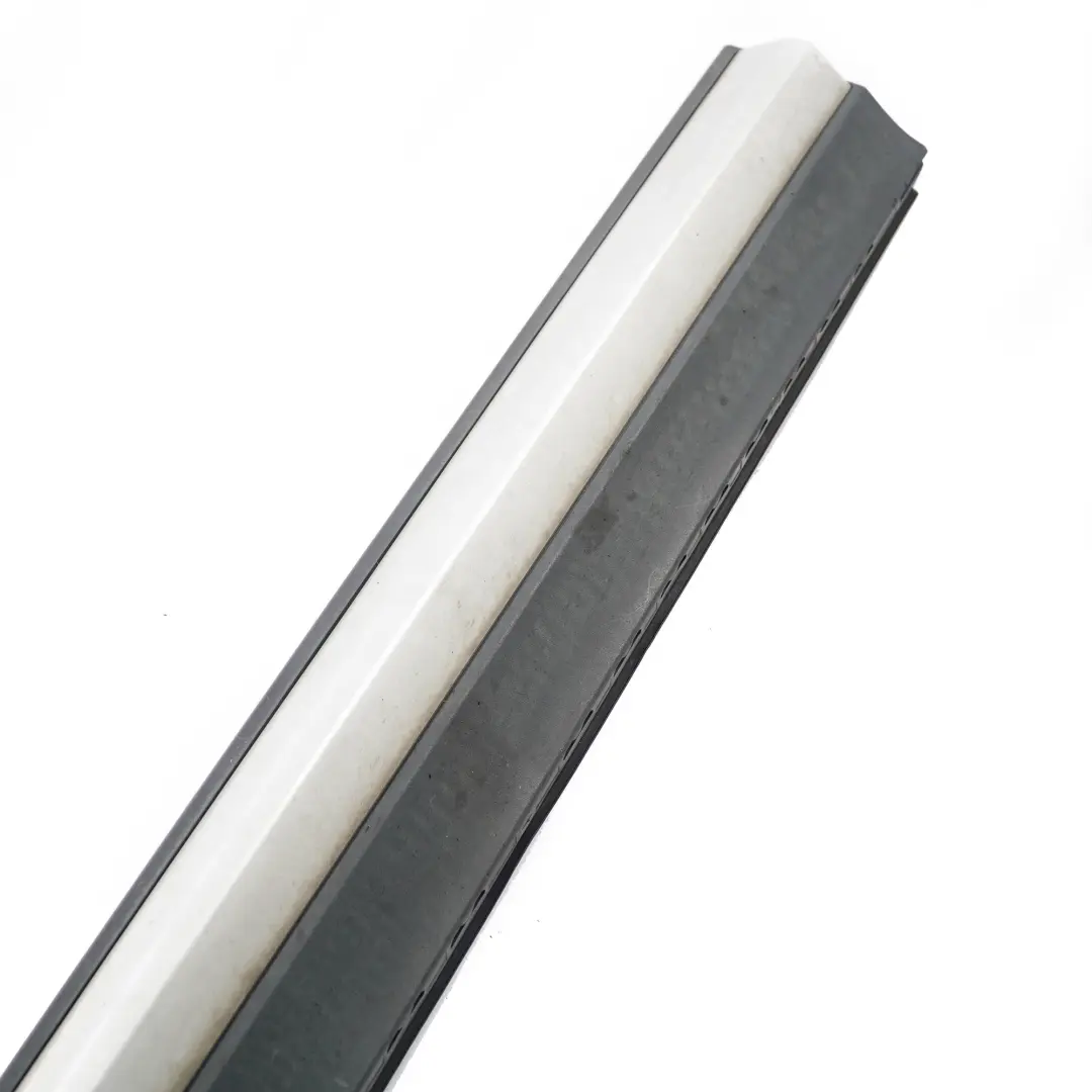 Moulure Recouvrement Bas Caisse Porte Avant Gauche X Line pour BMW X3 F25 à propos du numéro de pièce 7352555 BMW X3 F25 Moulure Recouvrement Bas Caisse Porte Avant Gauche X Line - SKU 7352555 - Numéro de pièce 7352555