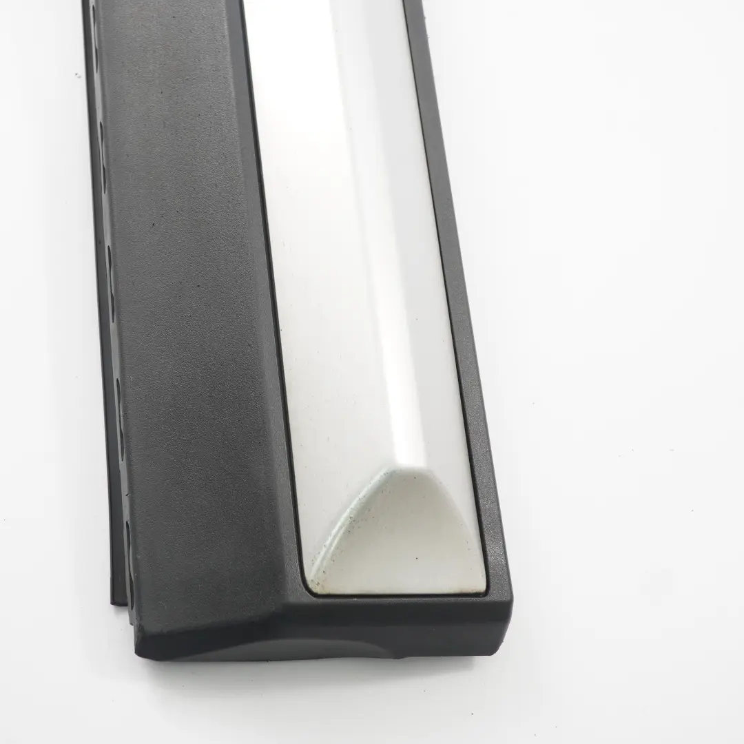 Garniture de moulure de porte arrière droite X Line pour BMW X3 F25 à propos du numéro de pièce 7352558 BMW X3 F25 Garniture de moulure de porte arrière droite X Line - SKU 7352558 - Numéro de pièce 7352558