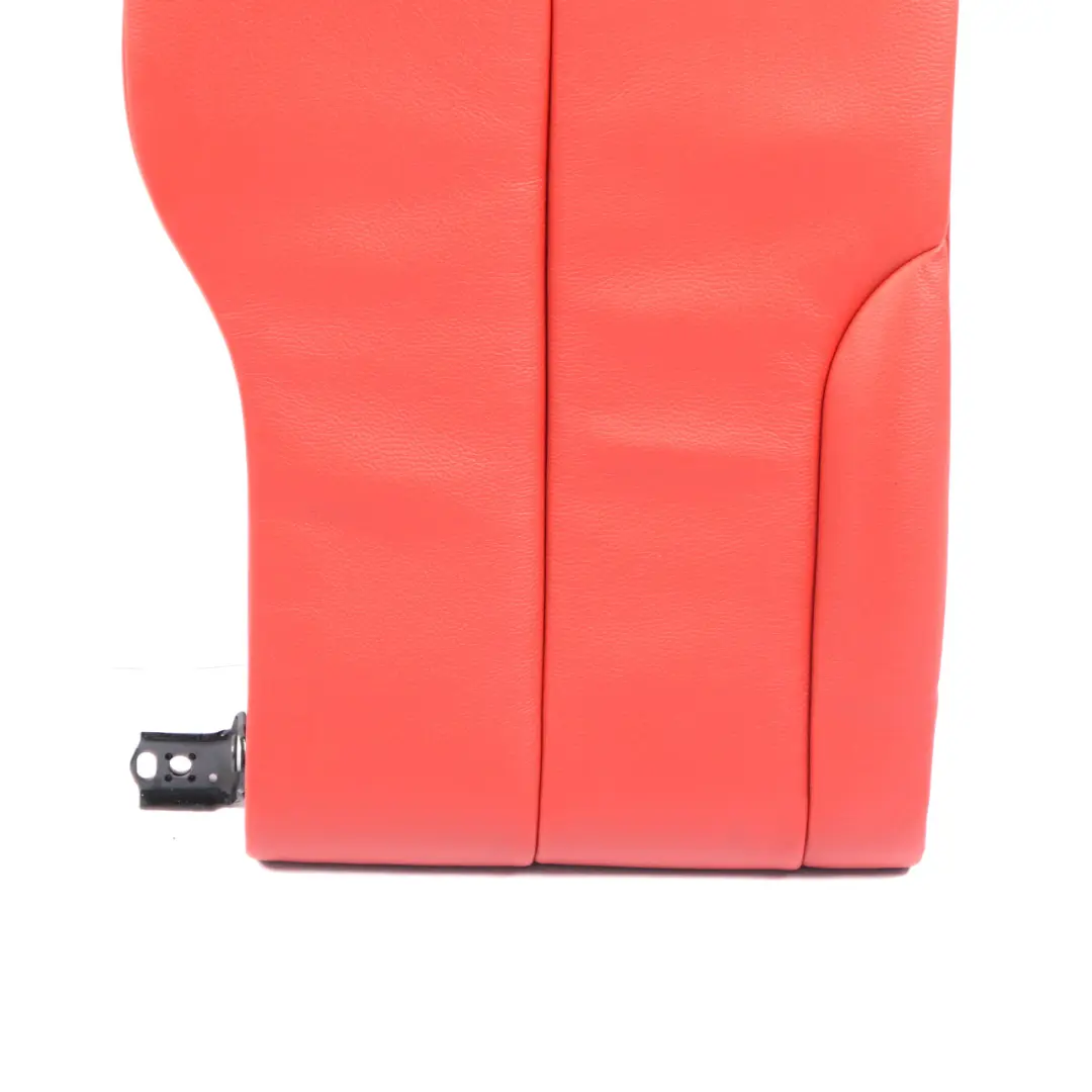 Schienale Sedile Posteriore Destro Panchetta Pelle Dakota Rosso Corallo per BMW F32 con numero di parte 7352620 BMW F32 Schienale Sedile Posteriore Destro Panchetta Pelle Dakota Rosso Corallo - SKU 7352620 - Numero di parte 7352620