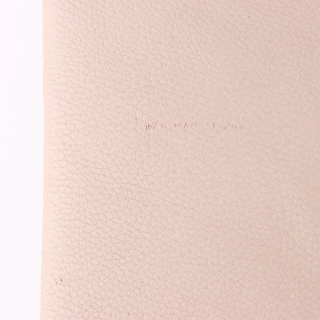 Housse Dossier Banquette Arrière Gauche Cuir Dakota Oyster pour BMW F32 à propos du numéro de pièce 7352631 BMW F32 Housse Dossier Banquette Arrière Gauche Cuir Dakota Oyster - SKU 7352621 - Numéro de pièce 7352631