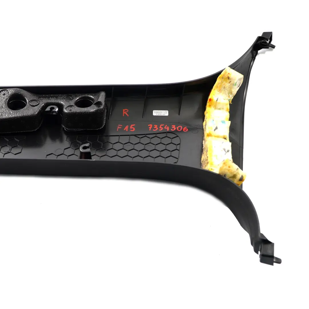 Coperchio della colonna B BMW F15 F85 Pannello inferiore destro Nero per con numero di parte 7354306 Coperchio della colonna B BMW F15 F85 Pannello inferiore destro Nero - SKU 7354306 - Numero di parte 7354306