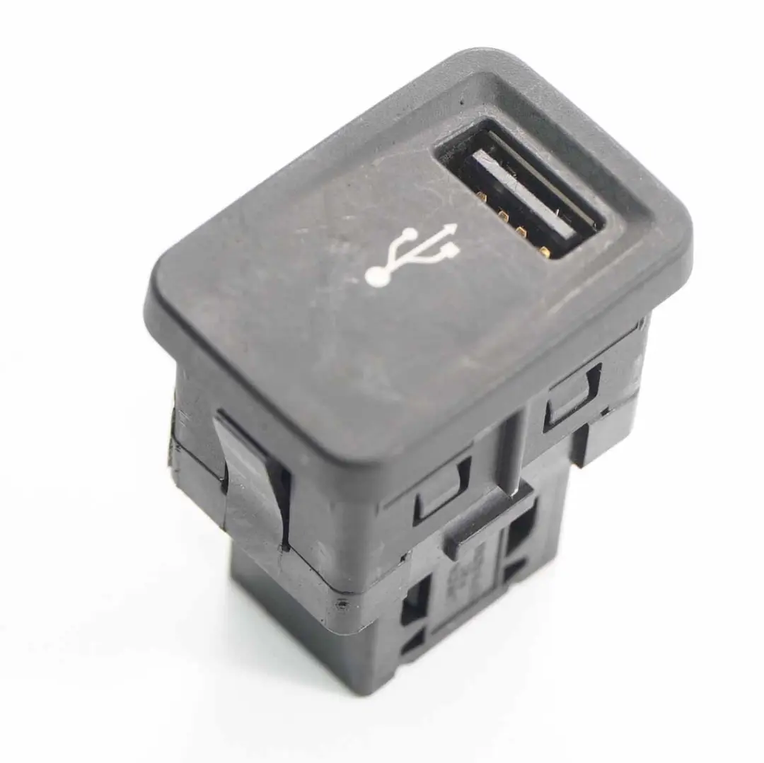  USB Socket Citroen Relay Peugeot Boxer Fiat Ducato Port Connector Plug - SKU 735545987 - Part number 735545987