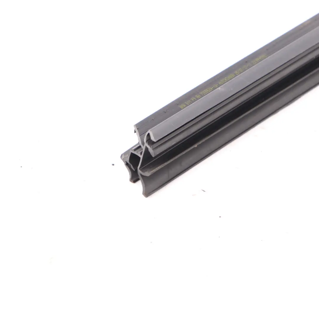 Inner Channel Seal Door Window Cavity Strip Rear Right O/S to BMW G11 G12 with Part number 7355524 BMW G11 G12 Inner Channel Seal Door Window Cavity Strip Rear Right O/S - SKU 7355524 - Part number 7355524