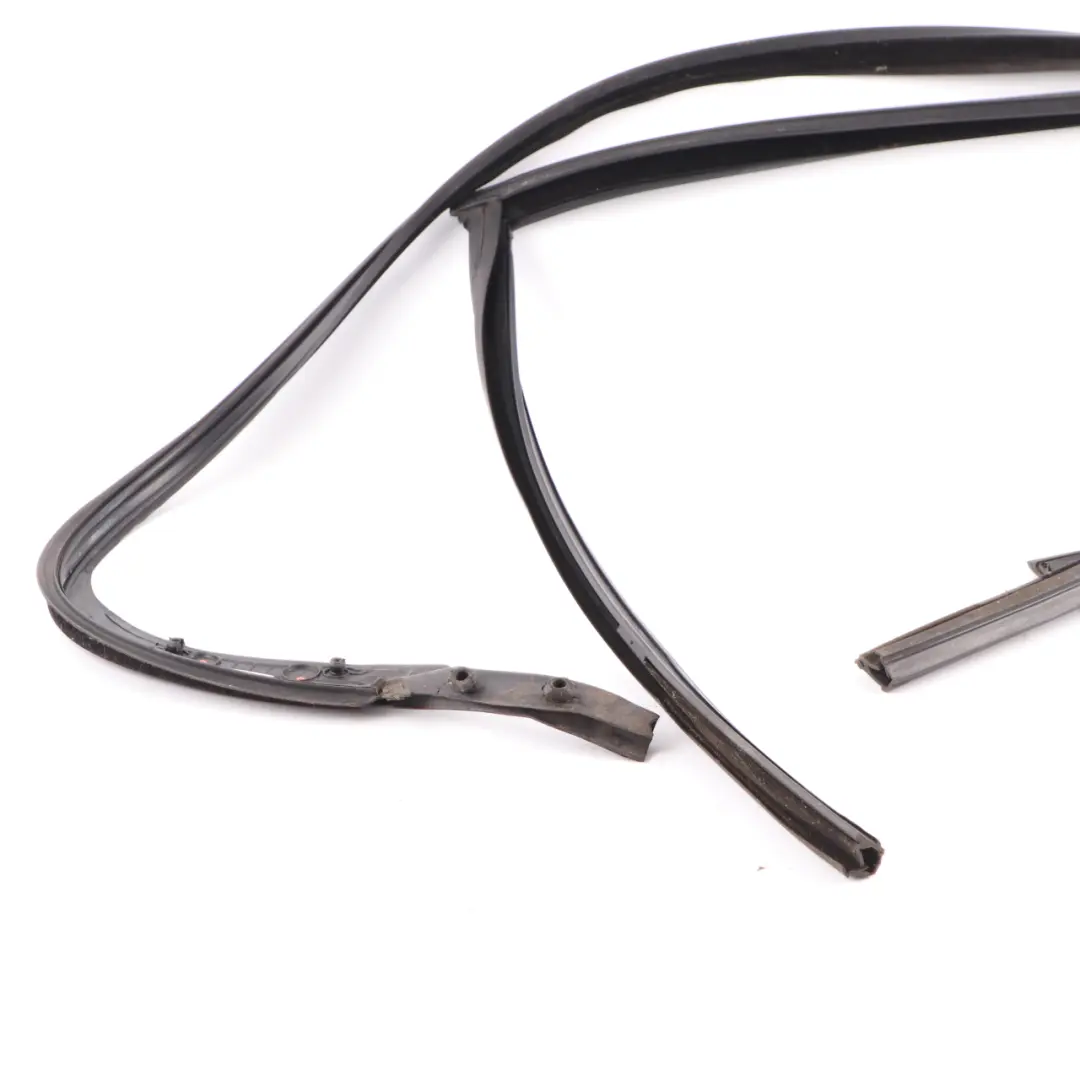 Door Seal Gasket Window Guide Rear Right O/S to BMW G11 with Part number 7355530 BMW G11 Door Seal Gasket Window Guide Rear Right O/S - SKU 7355530 - Part number 7355530