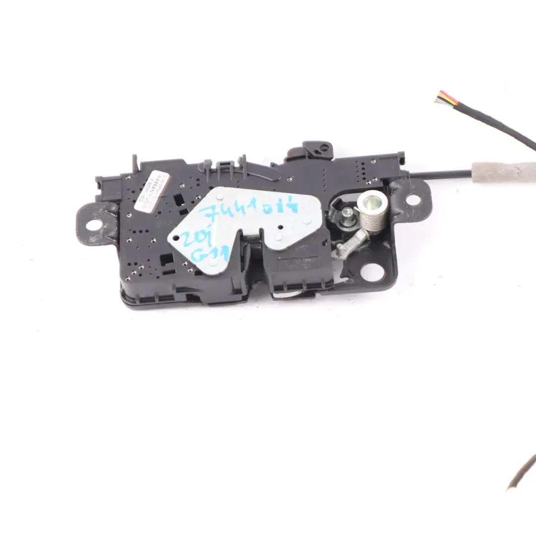 Trunk Lid Power Lock Drive Motor Control Unit Rear Lock to BMW G11 G12 with Part number 7357097 BMW G11 G12 Trunk Lid Power Lock Drive Motor Control Unit Rear Lock - SKU 7357097 - Part number 7357097