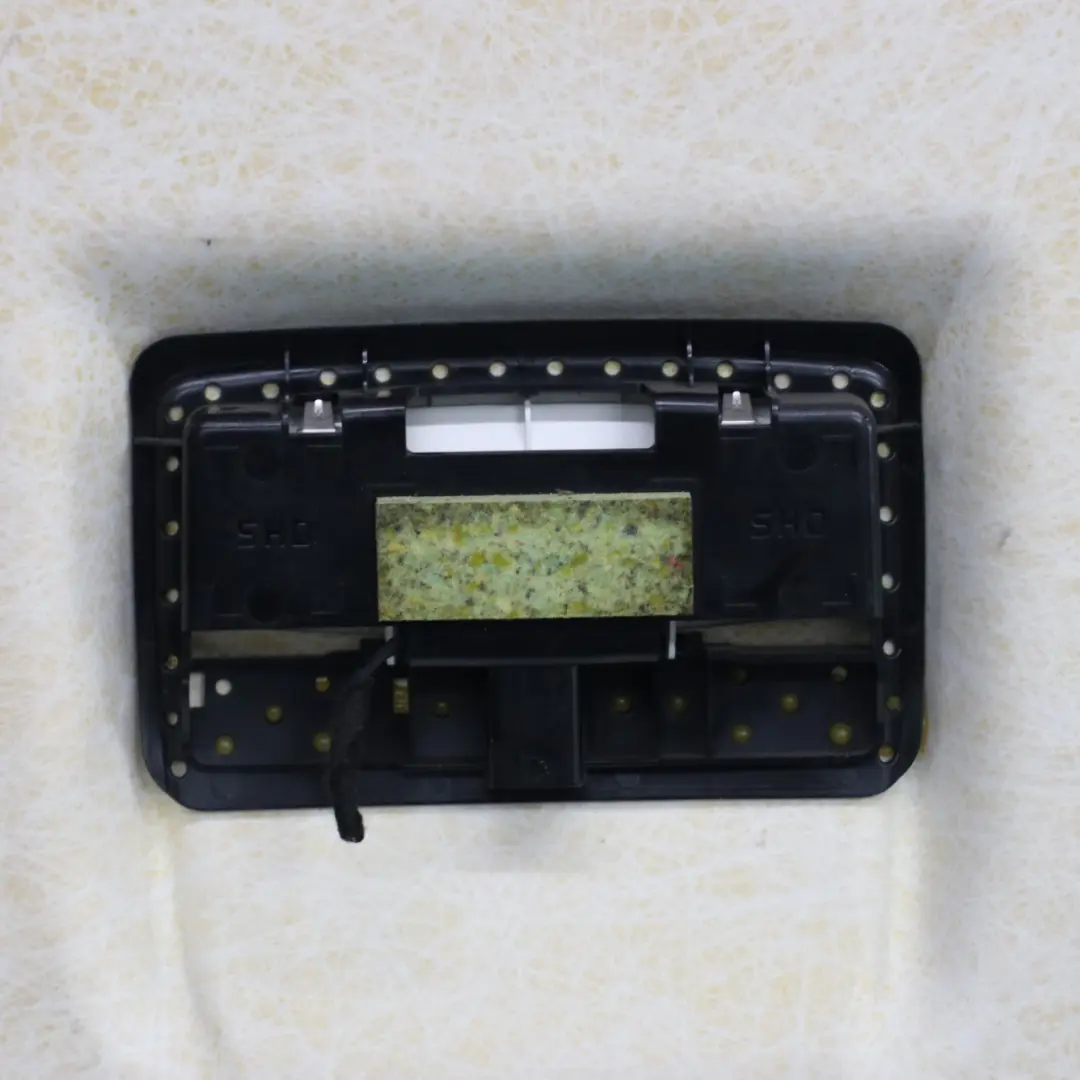 Podsufitka Dachowa Everest Grau Szara do BMW F21 LCI o numerze 7358039 BMW F21 LCI Podsufitka Dachowa Everest Grau Szara - SKU 7358039 - Numer Części 7358039