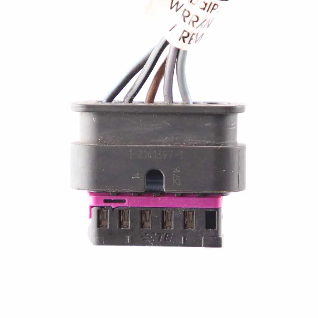 Luz Trasera Panel Lateral Derecho Enchufe Cableado 2141397 para BMW F20 F21 LCI con número de pieza 7359018 BMW F20 F21 LCI Luz Trasera Panel Lateral Derecho Enchufe Cableado 2141397 - SKU 7359018-3 - Número de pieza 7359018