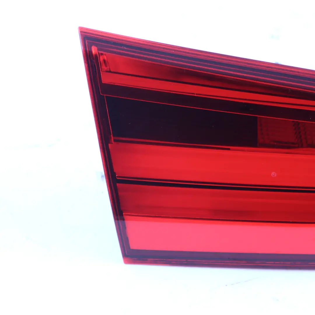 Luce nel cofano del bagagliaio sinistra posteriore per BMW F20 F21 LCI con numero di parte 7359019 BMW F20 F21 LCI Luce nel cofano del bagagliaio sinistra posteriore - SKU 7359019-1 - Numero di parte 7359019