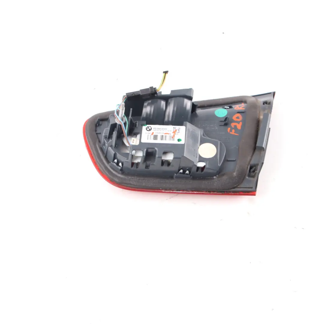 Luce nel cofano del bagagliaio sinistra posteriore per BMW F20 F21 LCI con numero di parte 7359019 BMW F20 F21 LCI Luce nel cofano del bagagliaio sinistra posteriore - SKU 7359019-1 - Numero di parte 7359019