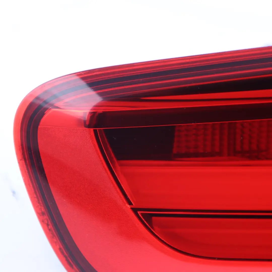  Luz Trasera BMW F20 F21 LCI Luz en Tapa Maletero Derecha Embellecedor Panel - SKU 7359020-1 - Número de pieza 7359020
