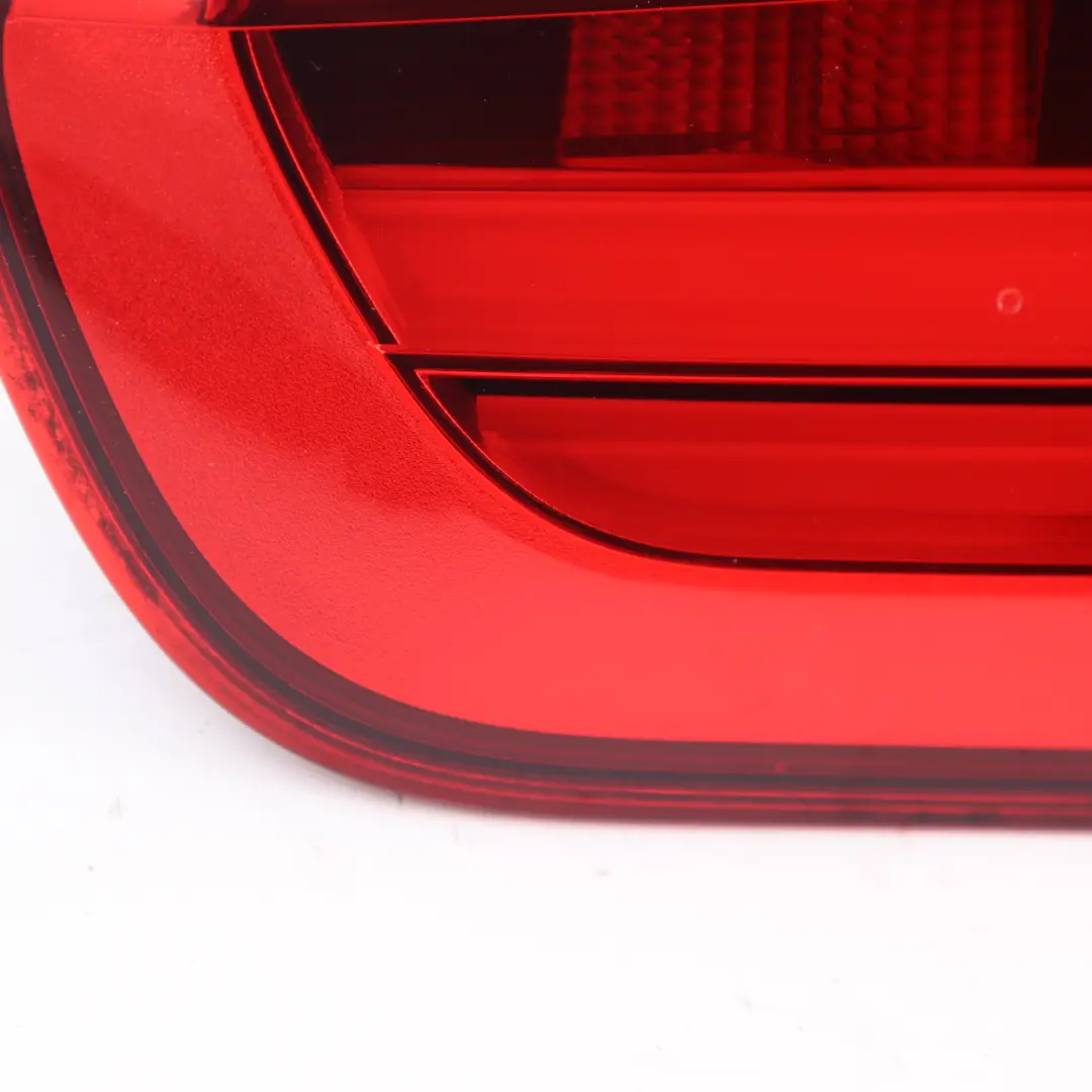  Luz Trasera BMW F20 F21 LCI Luz en Tapa Maletero Derecha Embellecedor Panel - SKU 7359020-1 - Número de pieza 7359020
