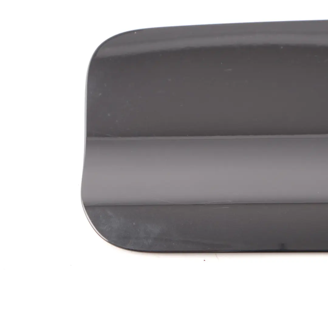 Kraftstoffeinfüllstutzen Klappenabdeckung Schwarz Saphir für BMW X1 F48 mit Teilenummer 7359631 BMW X1 F48 Kraftstoffeinfüllstutzen Klappenabdeckung Schwarz Saphir - SKU 7359631-BS - Teilenummer 7359631