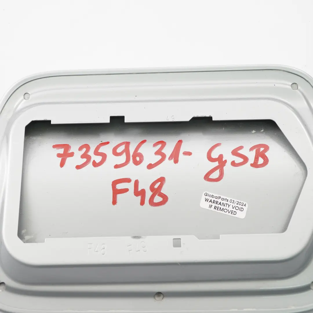 Klapka Wlewu Paliwa Glacier Silver Srebrny Metalik - A83 do BMW X1 F48 o numerze 7359631 BMW X1 F48 Klapka Wlewu Paliwa Glacier Silver Srebrny Metalik - A83 - SKU 7359631-GSB - Numer Części 7359631