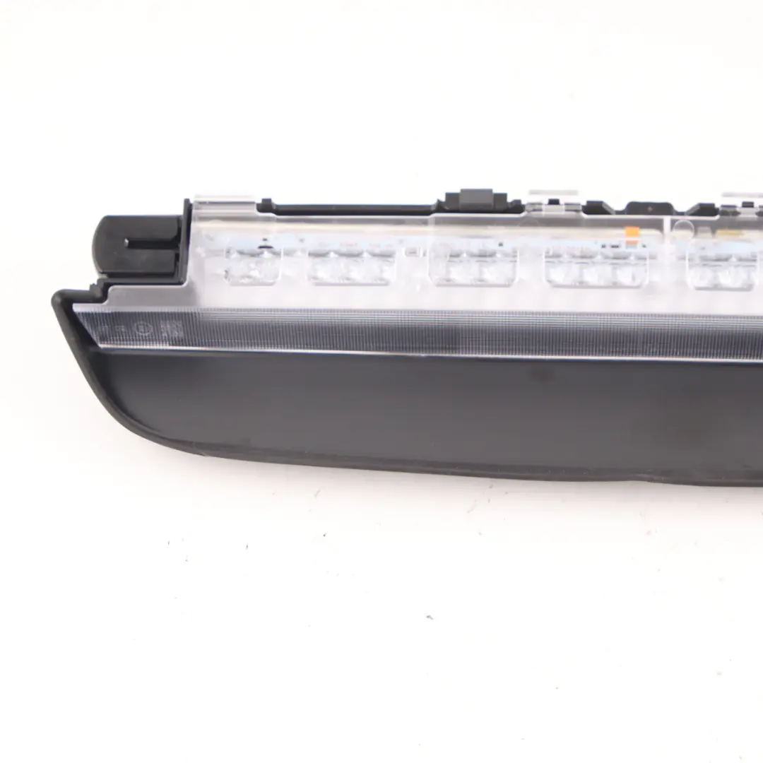 Luz De Freno Trasera Interior Freno Tercera Luz De Freno Negro para BMW G30 con número de pieza 7360527 BMW G30 Luz De Freno Trasera Interior Freno Tercera Luz De Freno Negro - SKU 7360527 - Número de pieza 7360527