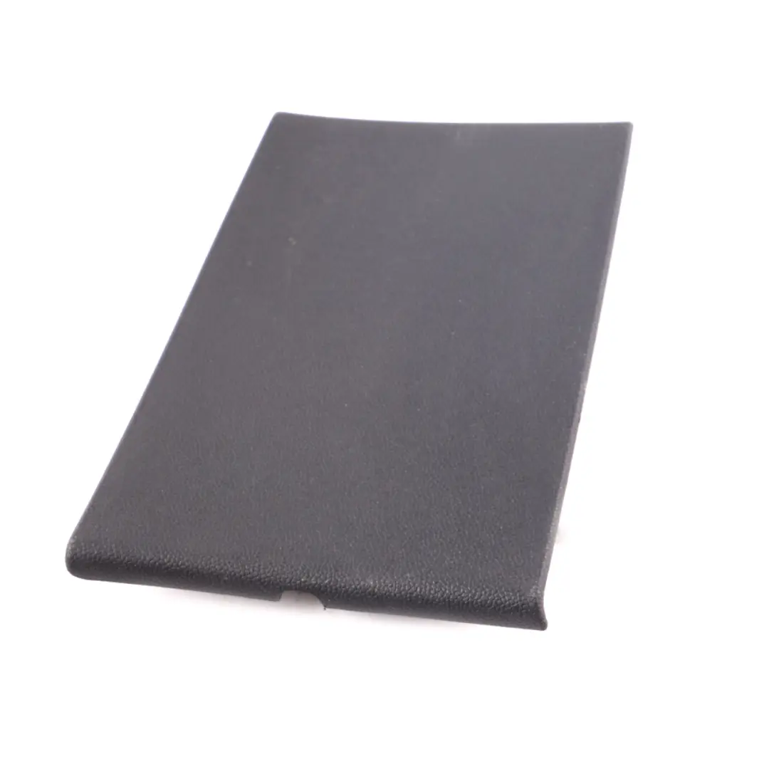 Trasero Derecho Tailgate Boot Service Lid Trim Cover para Mini Clubman F54 con número de pieza 7360892 Mini Clubman F54 Trasero Derecho Tailgate Boot Service Lid Trim Cover - SKU 7360892 - Número de pieza 7360892