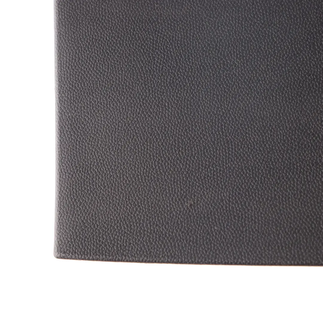 Trasero Derecho Tailgate Boot Service Lid Trim Cover para Mini Clubman F54 con número de pieza 7360892 Mini Clubman F54 Trasero Derecho Tailgate Boot Service Lid Trim Cover - SKU 7360892 - Número de pieza 7360892