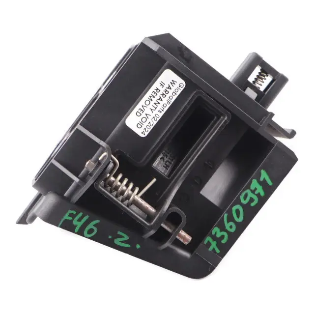 Montaggio BMW F46 Tenda rullo bagagliaio sinistra Supporto staffa Nero per con numero di parte 7360971 Montaggio BMW F46 Tenda rullo bagagliaio sinistra Supporto staffa Nero - SKU 7360971 - Numero di parte 7360971