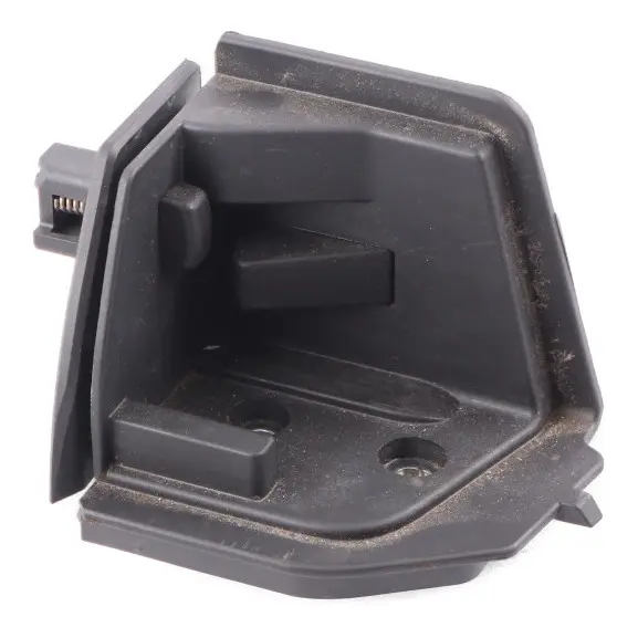 Montaggio BMW F46 baule oscurante destro supporto nero per con numero di parte 7360972 Montaggio BMW F46 baule oscurante destro supporto nero - SKU 7360972 - Numero di parte 7360972
