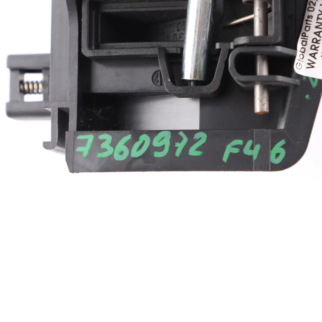 Halterung BMW F46 Kofferraumrollo rechts Halterung schwarz für mit Teilenummer 7360972 Halterung BMW F46 Kofferraumrollo rechts Halterung schwarz - SKU 7360972 - Teilenummer 7360972