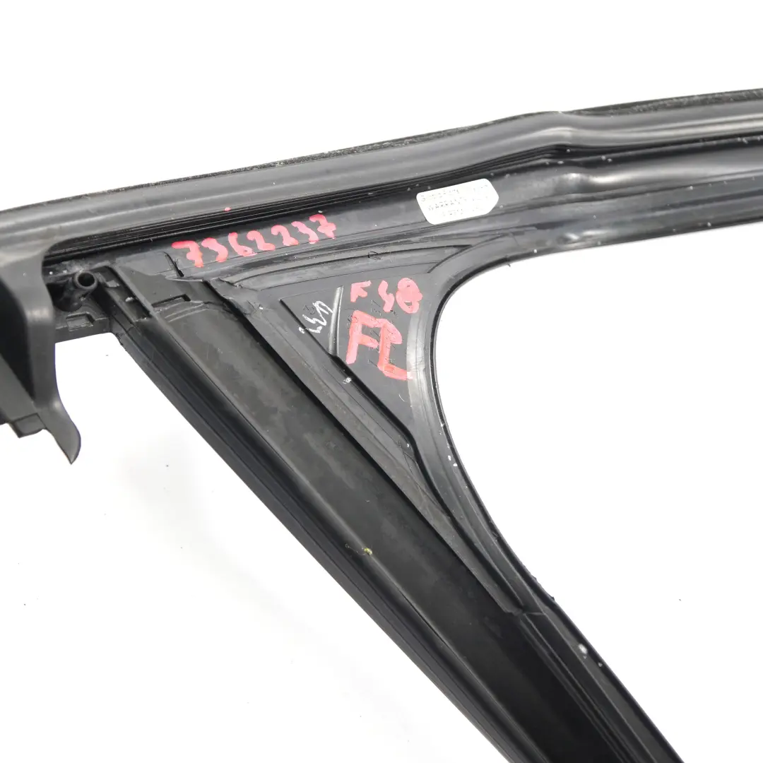 Guarnizione Guida Finestra Sinistra Porta Anteriore Striscia di Gomma per BMW X1 F48 con numero di parte 7362237 BMW X1 F48 Guarnizione Guida Finestra Sinistra Porta Anteriore Striscia di Gomma - SKU 7362237 - Numero di parte 7362237